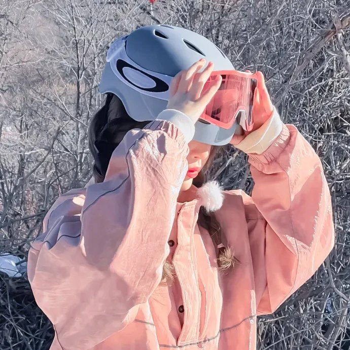 隔壁的吸血鬼美眉